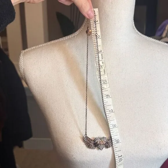 BETSEY JOHNSON WINGED HEART NECKLACE “LOVE” SPELLOUT COPPER CRYSTAL PAVE 18” EUC - Picture 11 of 12